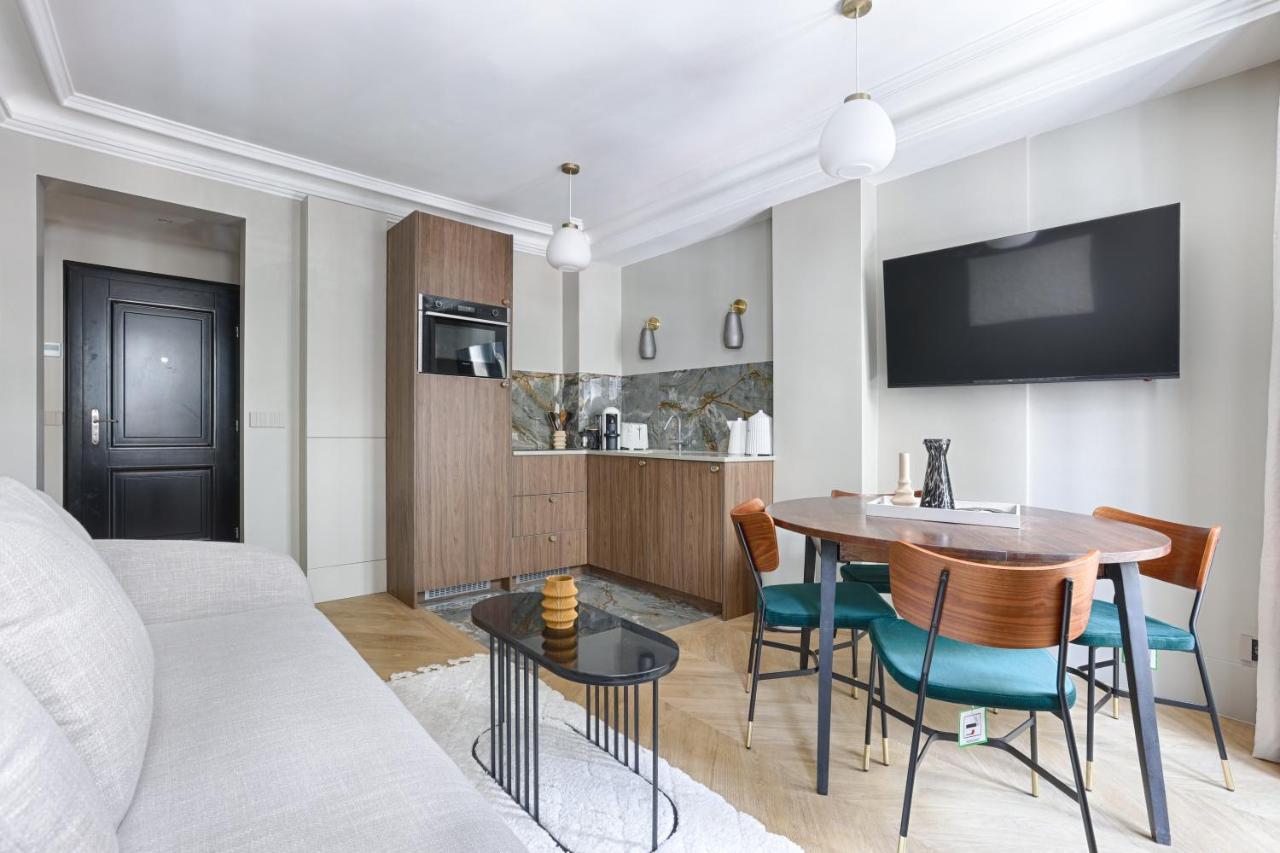 Unique Luxury Parisian Flat 2Br/6P -Champs Elysees Εξωτερικό φωτογραφία