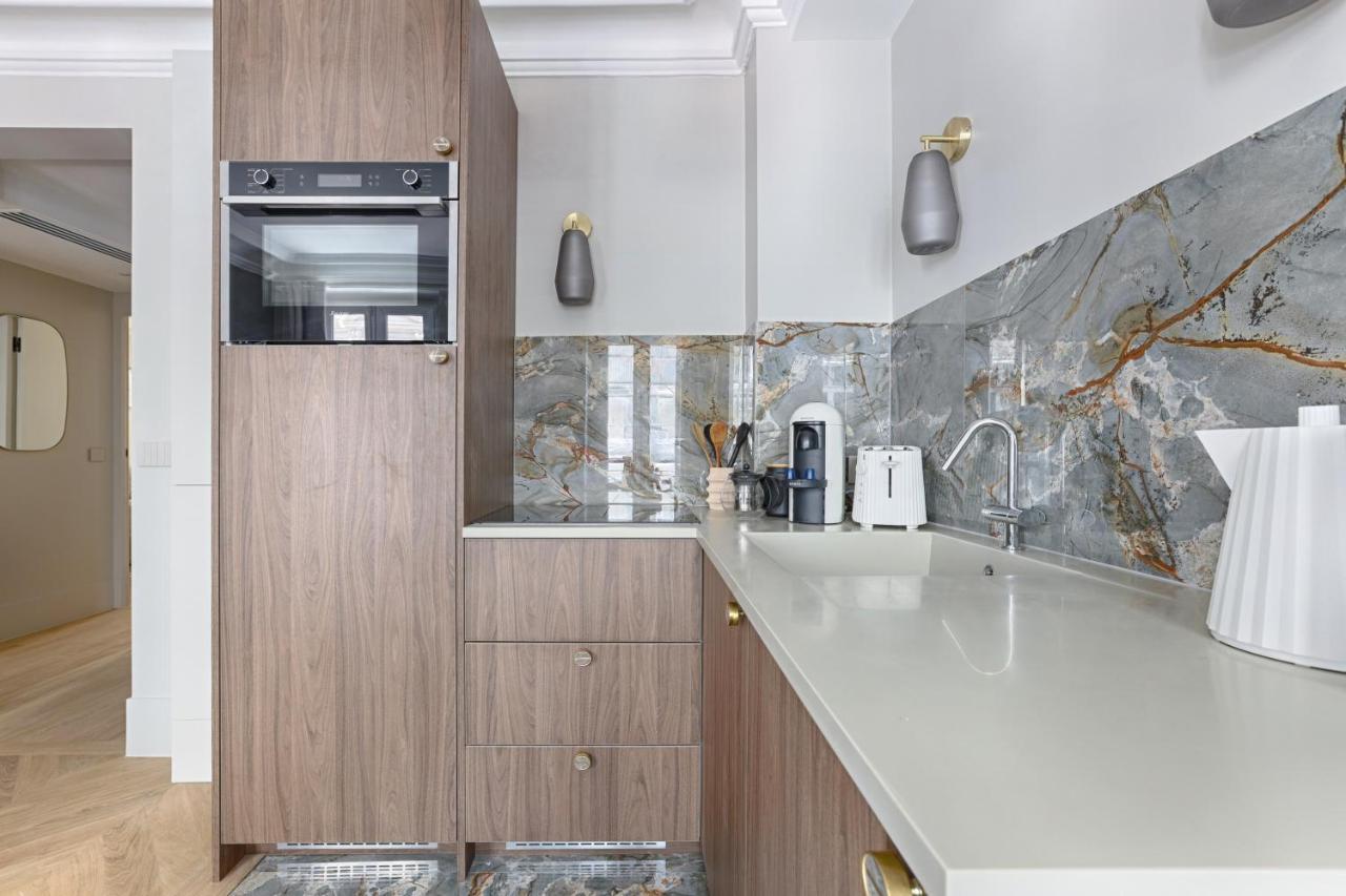 Unique Luxury Parisian Flat 2Br/6P -Champs Elysees Εξωτερικό φωτογραφία
